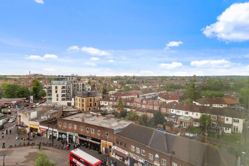 New Apartment 20 Mins From Waterloo London Bp36 Exterior photo